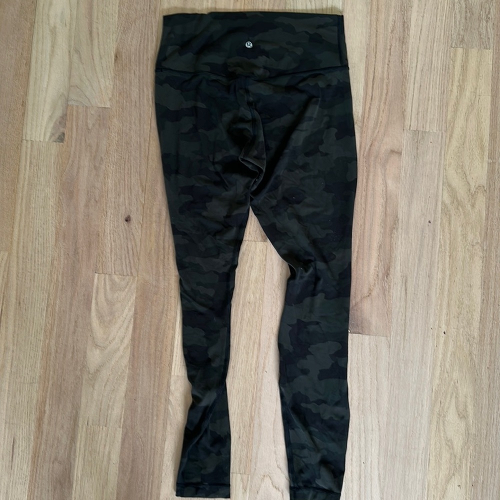 Lulu Lemon Align Leggins in Army print